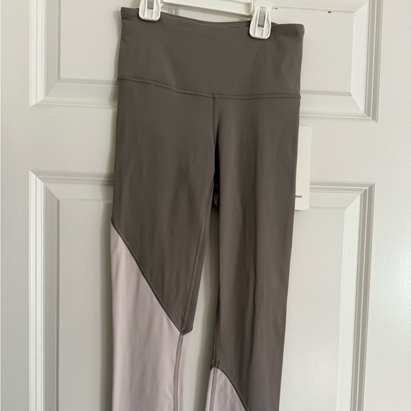 NWT Lululemon Speed Wunder Under Leggings Tights Asymmetrical Colorblock Size 2 - Picture 2 of 5